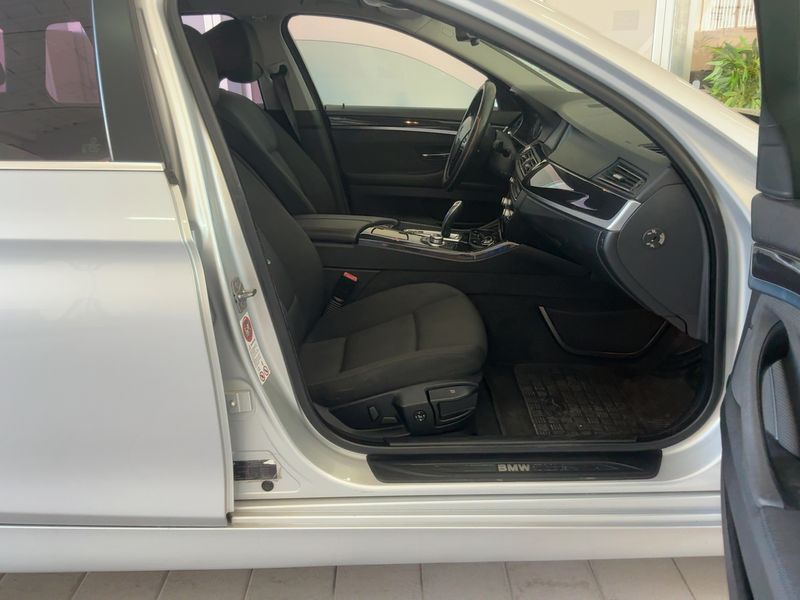 BMW 5er 520d 2011 – снимка 16