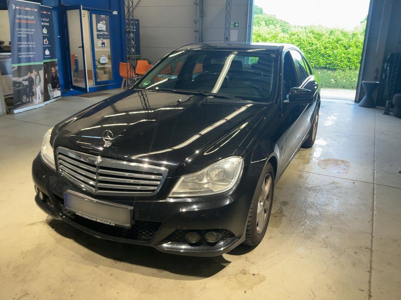 Mercedes-Benz C-Klasse C 200 CGI BlueEfficiency Classic 2011 – снимка 1