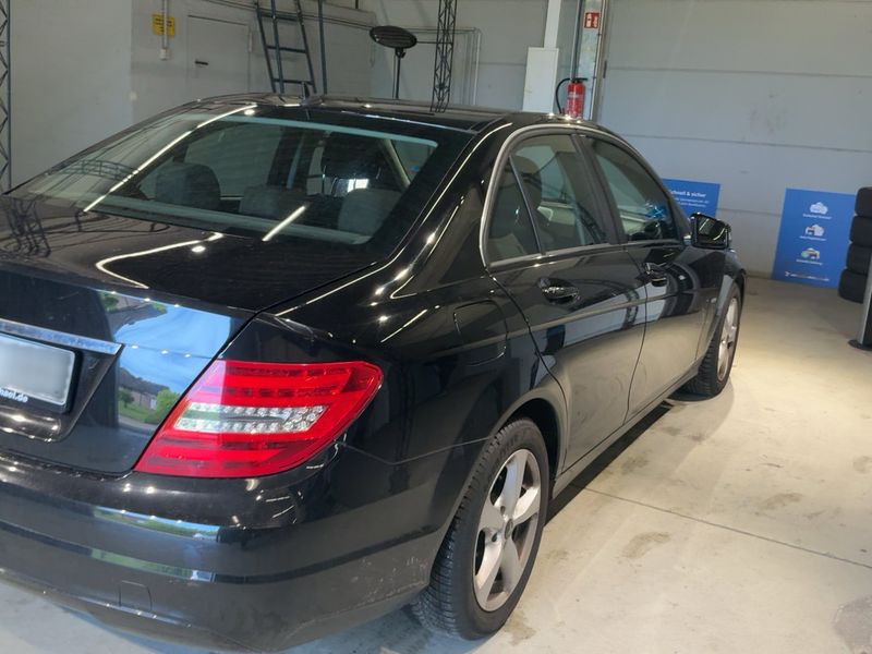 Mercedes-Benz C-Klasse C 200 CGI BlueEfficiency Classic 2011 – снимка 8