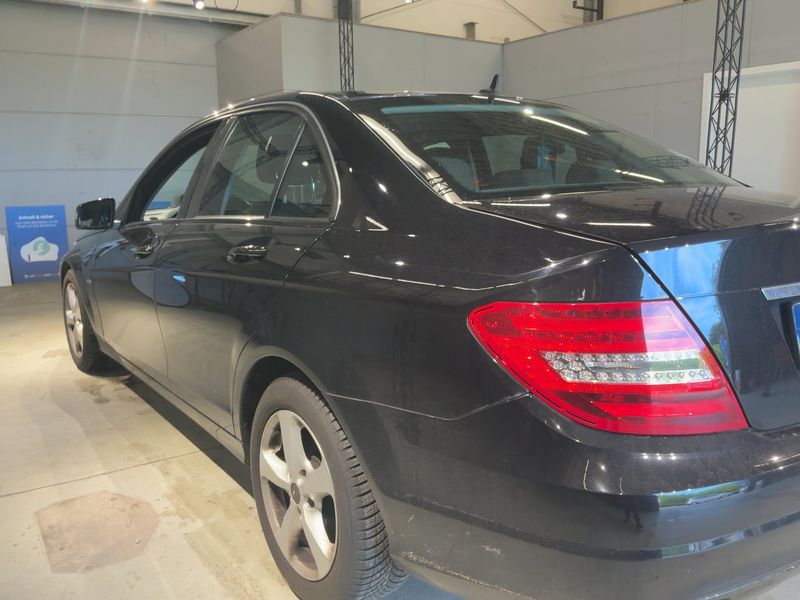 Mercedes-Benz C-Klasse C 200 CGI BlueEfficiency Classic 2011 – снимка 6