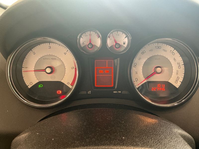 Peugeot 308 1.6 HDi Allure 2011 – снимка 4