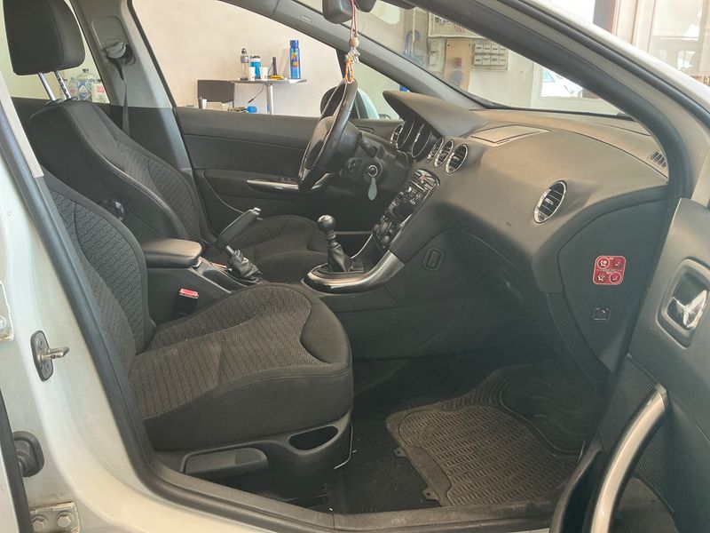 Peugeot 308 1.6 HDi Allure 2011 – снимка 3