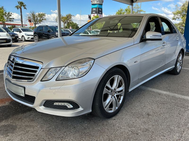 Mercedes-Benz E-Klasse E 250 CGI BlueEfficiency Avantgarde 2009 – снимка 1