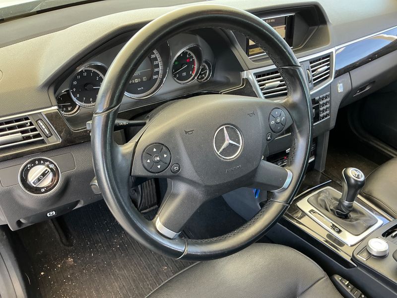 Mercedes-Benz E-Klasse E 250 CGI BlueEfficiency Avantgarde 2009 – снимка 23