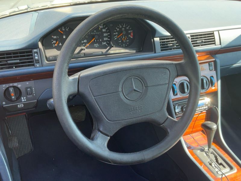 Mercedes-Benz E-Klasse 220 CE 1994 – снимка 17
