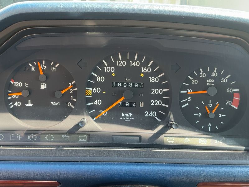 Mercedes-Benz E-Klasse 220 CE 1994 – снимка 18