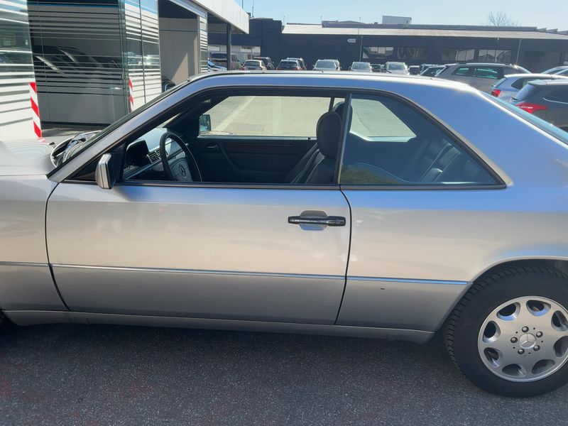 Mercedes-Benz E-Klasse 220 CE 1994 – снимка 4