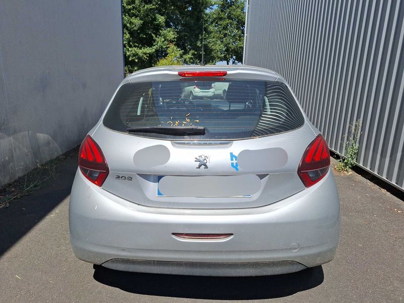 Peugeot 208 1.6 Blue-HDi Affaire Premium Pack 2017 – снимка 4