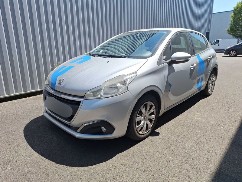Peugeot 208 1.6 Blue-HDi Affaire Premium Pack 2017 – снимка 2