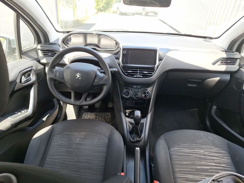 Peugeot 208 1.6 Blue-HDi Affaire Premium Pack 2017 – снимка 11