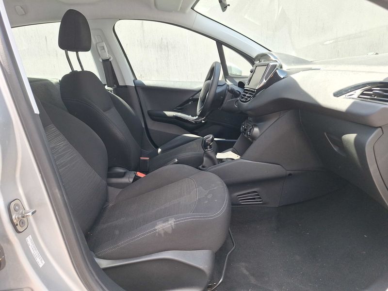 Peugeot 208 1.6 Blue-HDi Affaire Premium Pack 2017 – снимка 10