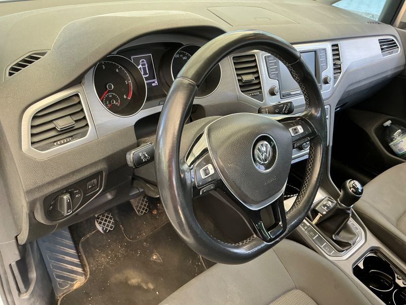 Volkswagen Golf VII Sportsvan 2.0 TDI Advance BlueMotion Tech 2017 – снимка 28