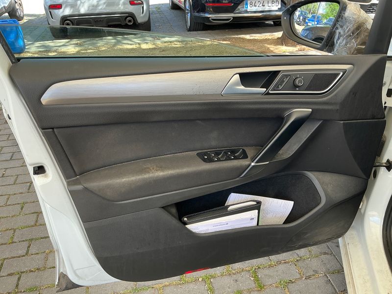 Volkswagen Golf VII Sportsvan 2.0 TDI Advance BlueMotion Tech 2017 – снимка 26