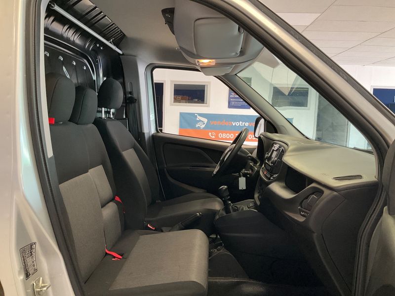 Fiat Doblo 1.6 JTDM Pro Lounge Fourgon 2021 – снимка 16