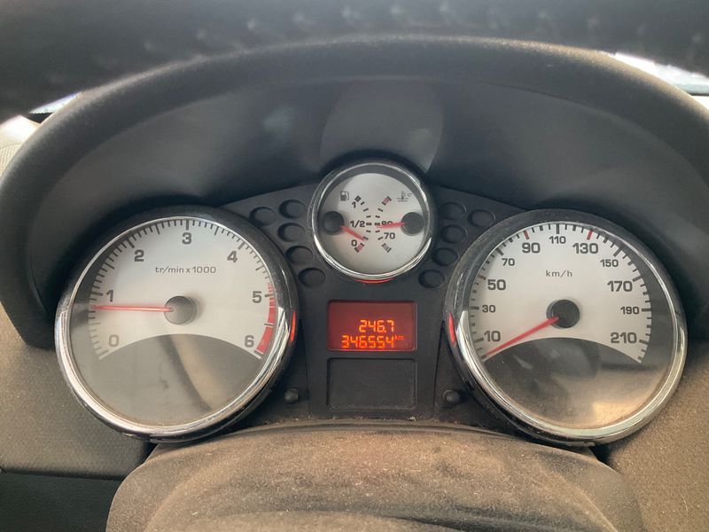 Peugeot 207 1.6 HDi Premium 2010 – снимка 4