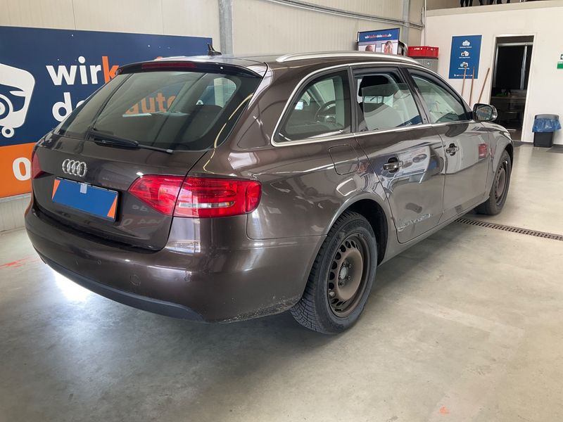 Audi A4 2.0 TDI Ambiente 2010 – снимка 2