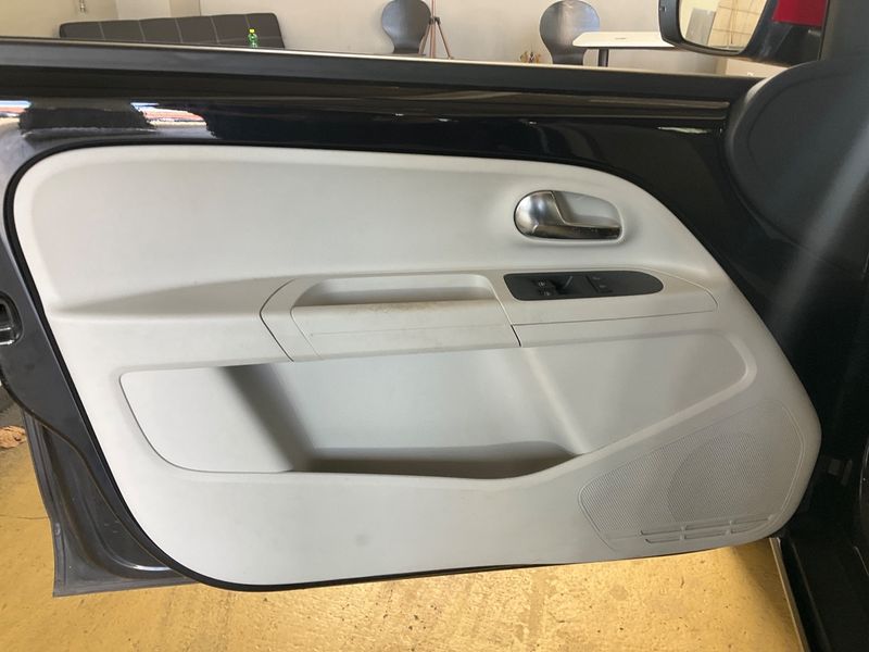 Volkswagen up! 1.0 TSI Comfortline BlueMotion Tech 2016 – снимка 28