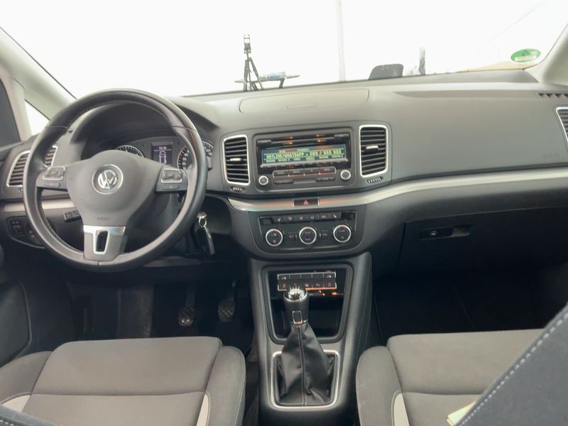 Volkswagen Sharan 2.0 TDI Life BlueMotion Tech 2013 – снимка 18