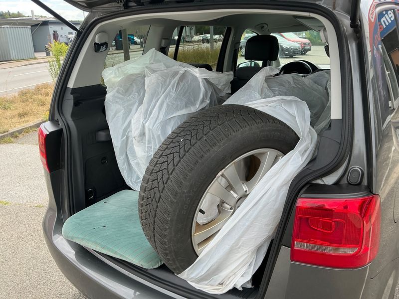 Volkswagen Touran 2.0 TDI Highline BlueMotion Tech 2014 – снимка 22