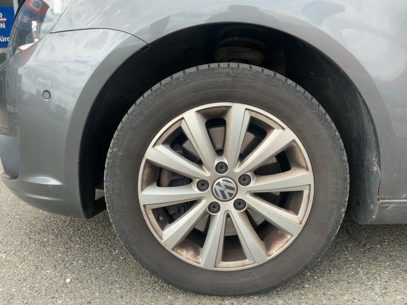 Volkswagen Touran 2.0 TDI Highline BlueMotion Tech 2014 – снимка 17