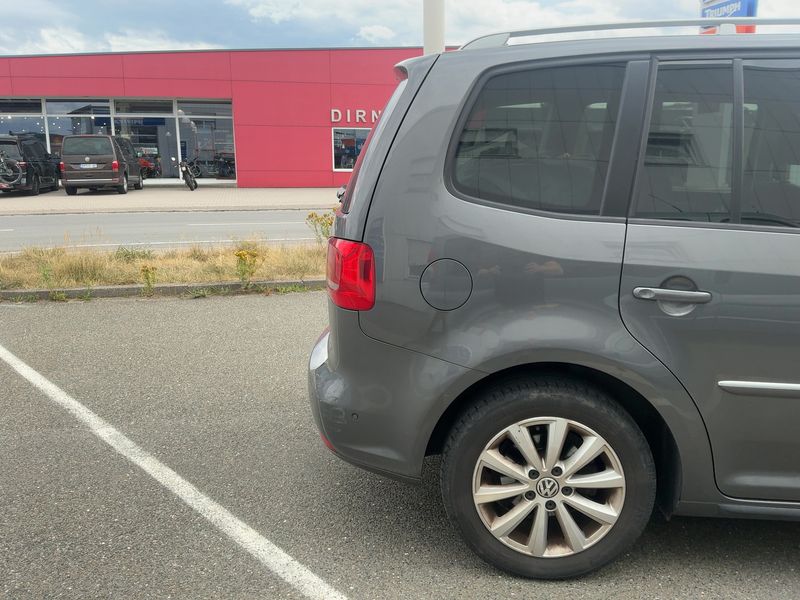 Volkswagen Touran 2.0 TDI Highline BlueMotion Tech 2014 – снимка 6