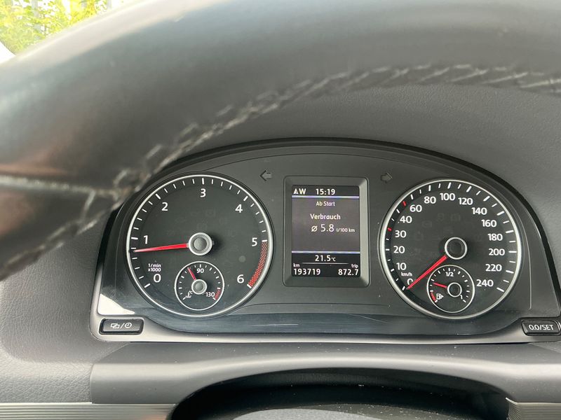 Volkswagen Touran 2.0 TDI Highline BlueMotion Tech 2014 – снимка 13