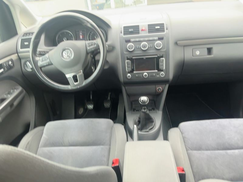 Volkswagen Touran 2.0 TDI Highline BlueMotion Tech 2014 – снимка 12
