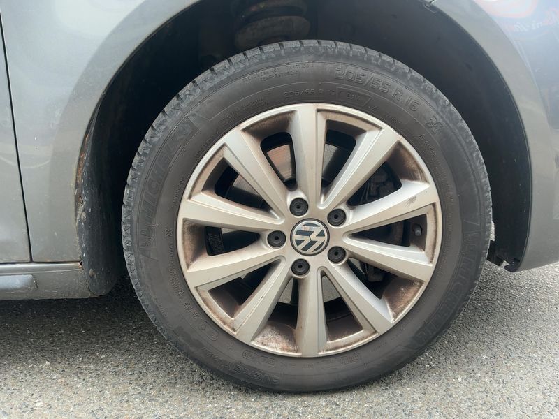 Volkswagen Touran 2.0 TDI Highline BlueMotion Tech 2014 – снимка 20