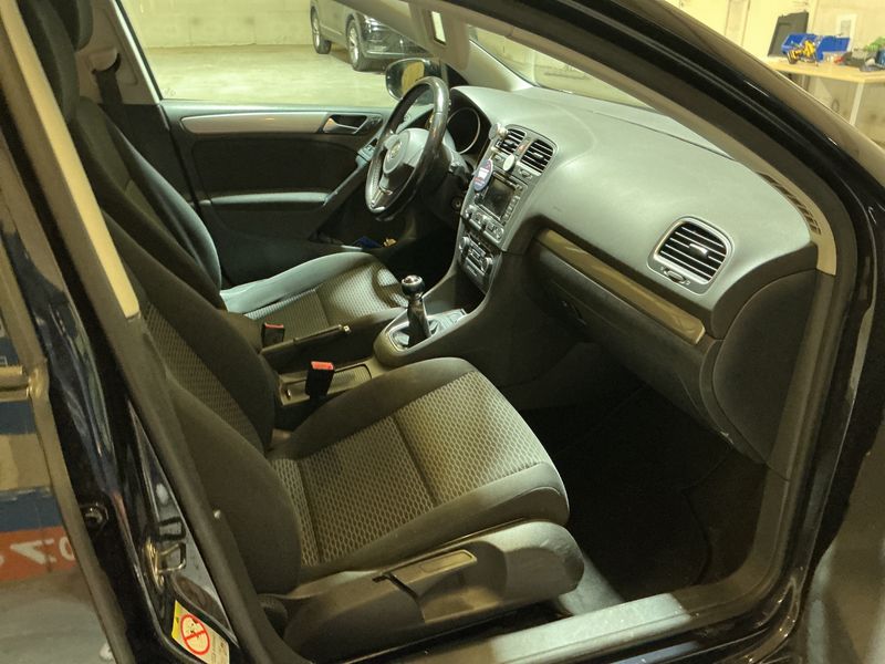 Volkswagen Golf VI 1.6 TDI Trendline BlueMotion Tech 2011 – снимка 3