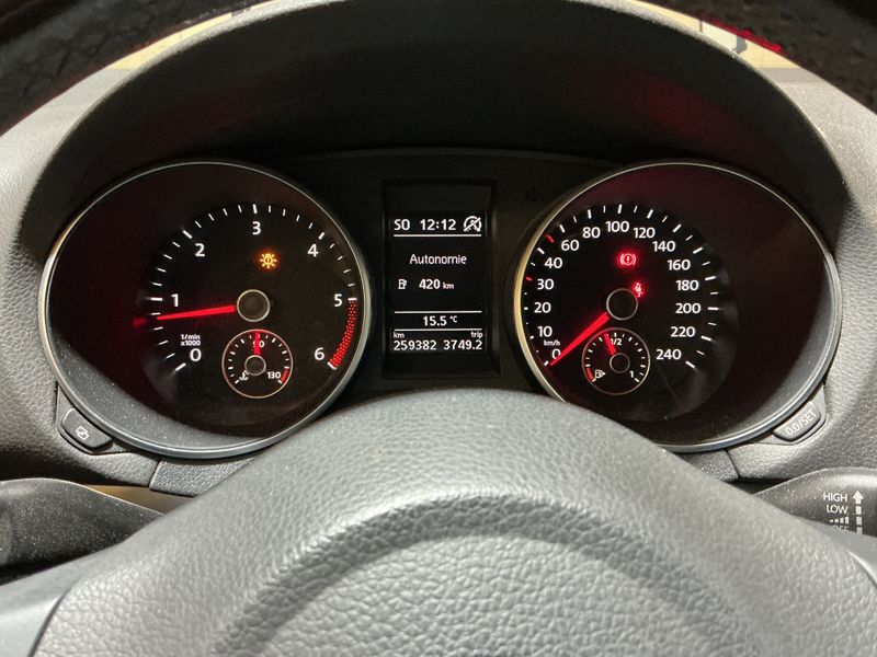 Volkswagen Golf VI 1.6 TDI Trendline BlueMotion Tech 2011 – снимка 4