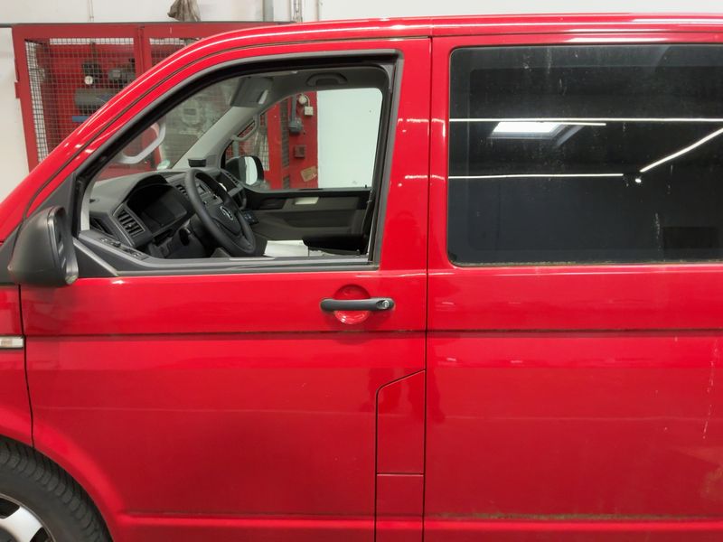 Volkswagen T6 Kombi 2.0 TDI 2015 – снимка 4
