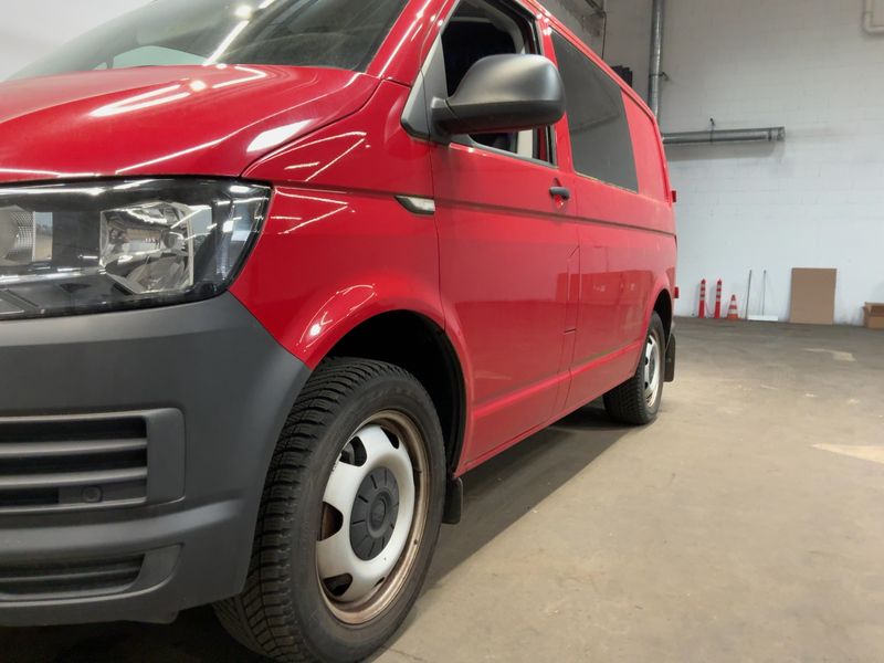 Volkswagen T6 Kombi 2.0 TDI 2015 – снимка 2