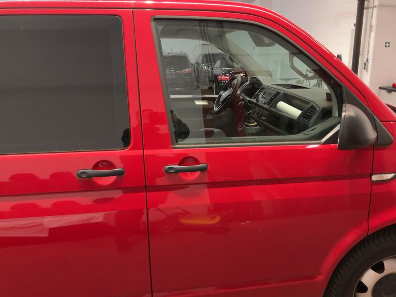 Volkswagen T6 Kombi 2.0 TDI 2015 – снимка 10