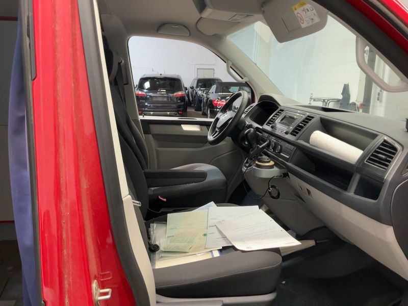 Volkswagen T6 Kombi 2.0 TDI 2015 – снимка 16