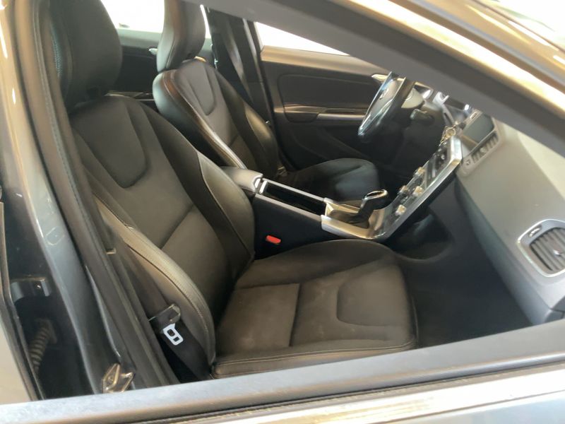 Volvo V60 2.0 D3 Momentum 2016 – снимка 16