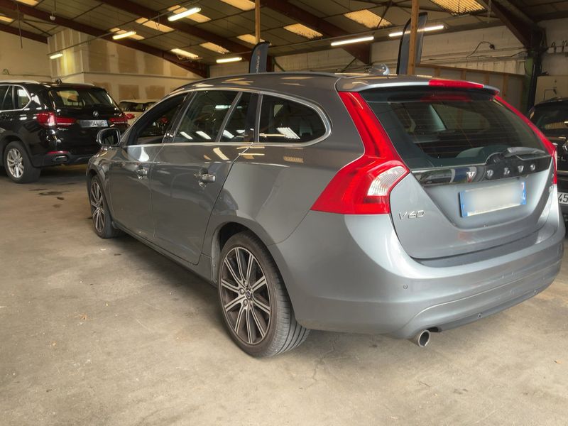 Volvo V60 2.0 D3 Momentum 2016 – снимка 6