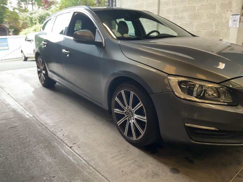 Volvo V60 2.0 D3 Momentum 2016 – снимка 12