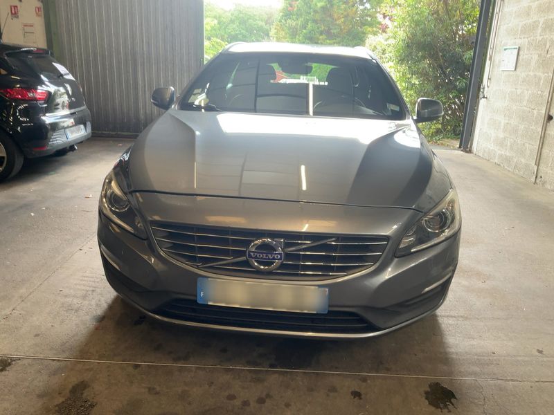 Volvo V60 2.0 D3 Momentum 2016 – снимка 14