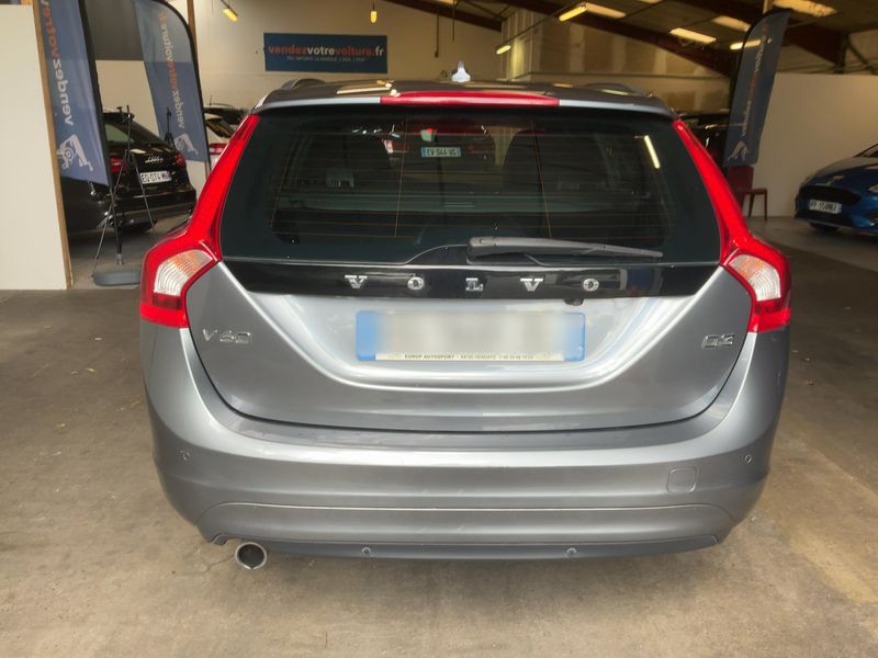 Volvo V60 2.0 D3 Momentum 2016 – снимка 7
