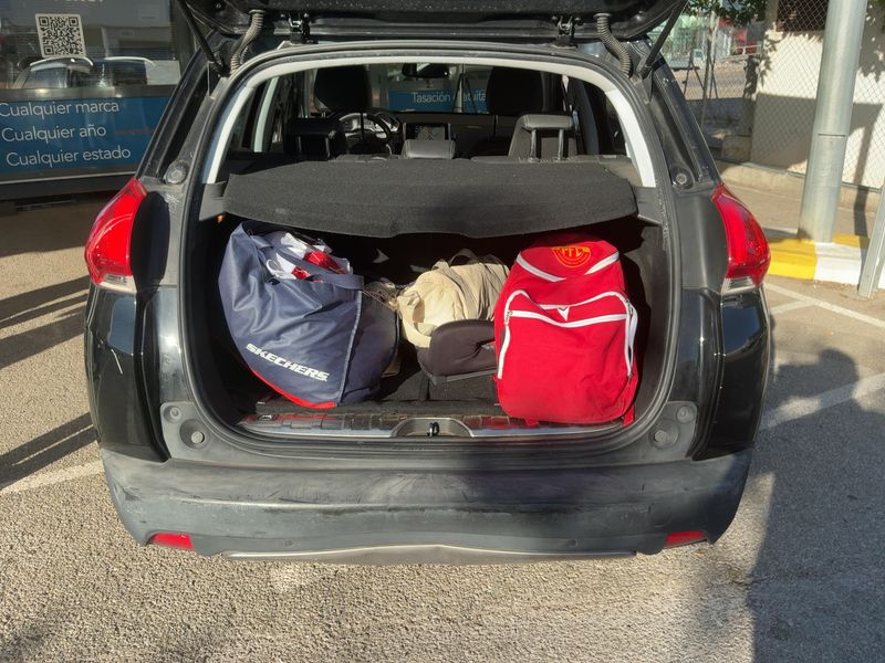 Peugeot 2008 1.6 Blue-HDi Allure 2015 – снимка 15