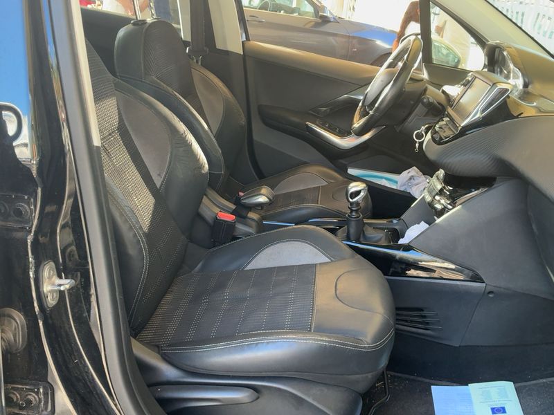 Peugeot 2008 1.6 Blue-HDi Allure 2015 – снимка 16
