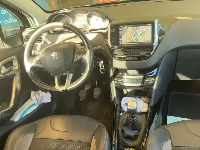 Peugeot 2008 1.6 Blue-HDi Allure 2015 – снимка 17