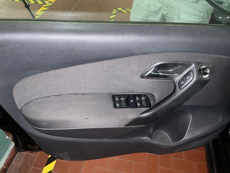 Volkswagen Polo 1.2 TDI Comfortline 2012 – снимка 28