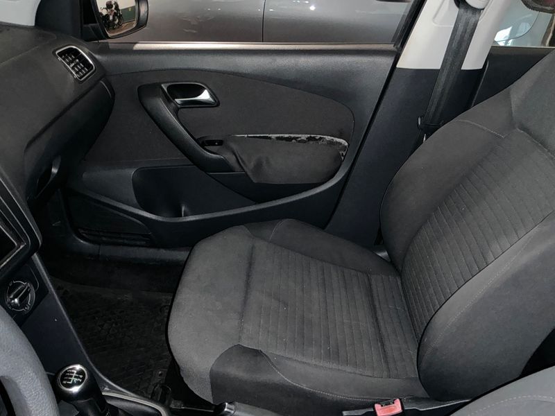 Volkswagen Polo 1.2 TDI Comfortline 2012 – снимка 30