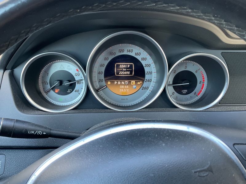 Mercedes-Benz C-Klasse C 220 CDI T BlueEfficiency Avantgarde 2011 – снимка 19