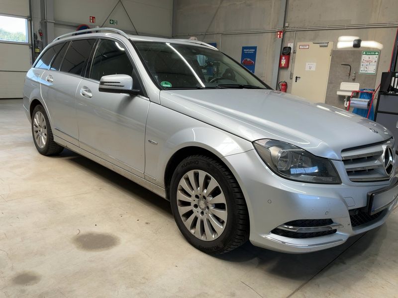 Mercedes-Benz C-Klasse C 220 CDI T BlueEfficiency Avantgarde 2011 – снимка 12
