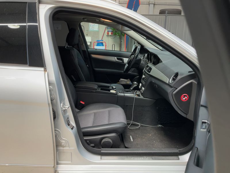 Mercedes-Benz C-Klasse C 220 CDI T BlueEfficiency Avantgarde 2011 – снимка 17