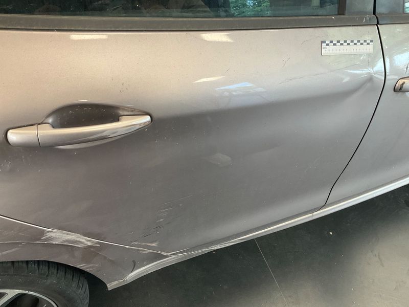 Peugeot 208 1.4 HDi Active 2014 – снимка 24
