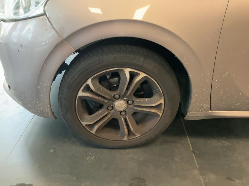 Peugeot 208 1.4 HDi Active 2014 – снимка 3