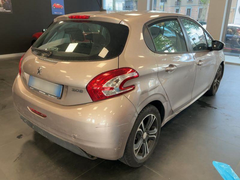 Peugeot 208 1.4 HDi Active 2014 – снимка 8